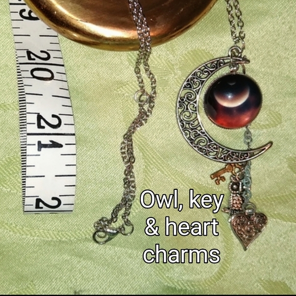 Galaxy Moon, Owl, Key, Heart Resin Pendant - Picture 7 of 10